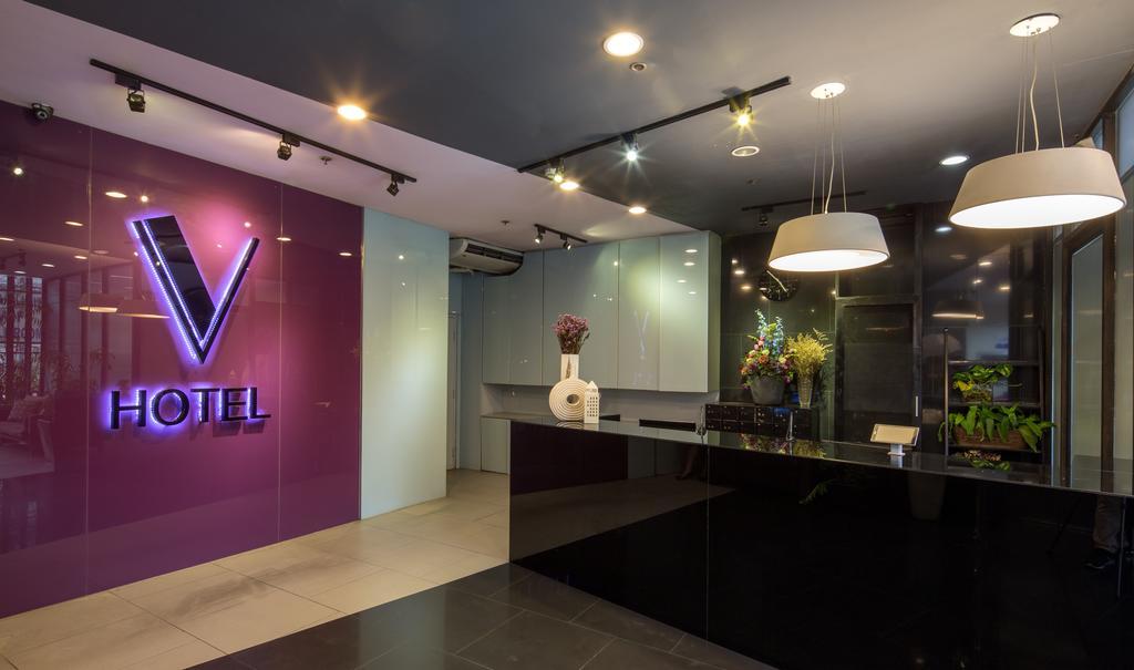 V Hotel Manila Eksteriør bilde