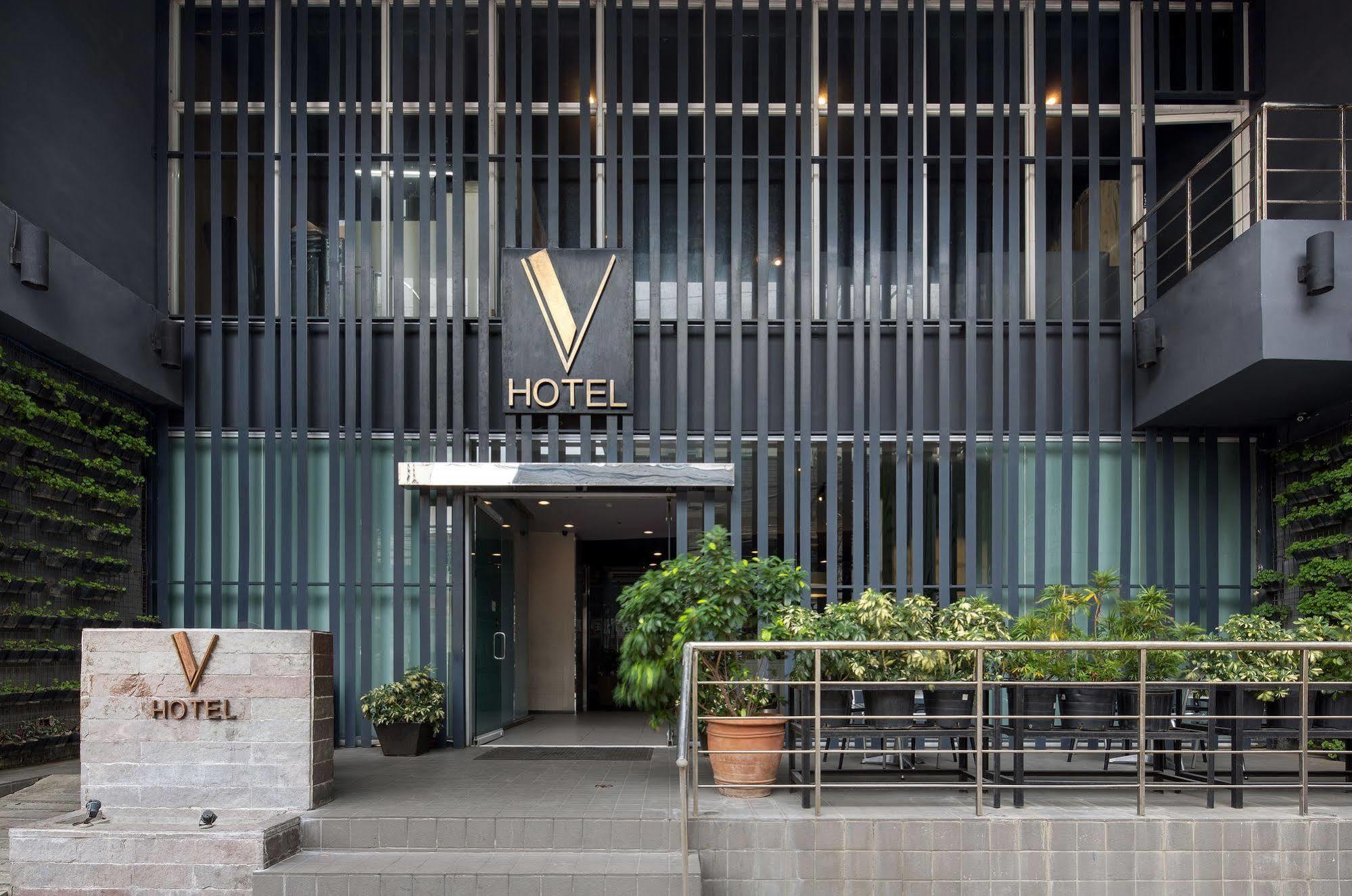 V Hotel Manila Eksteriør bilde