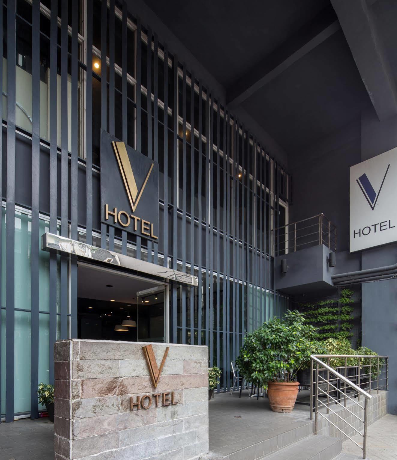 V Hotel Manila Eksteriør bilde